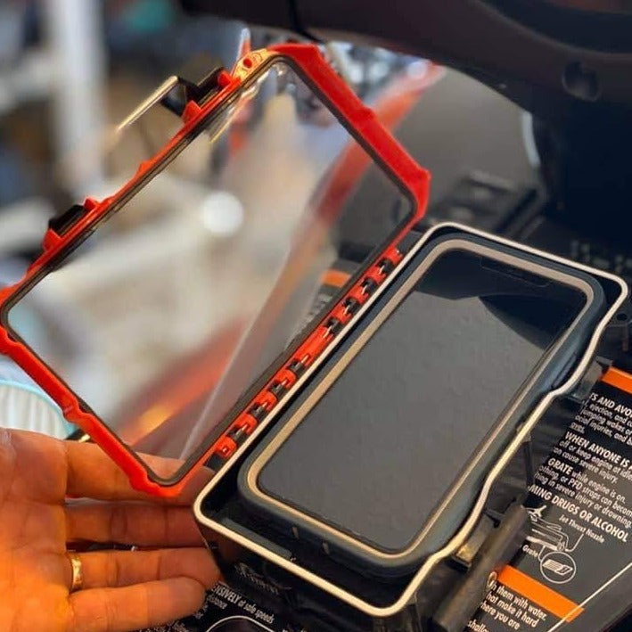 First Version - Phone Holder SafeBox with Flat Mount