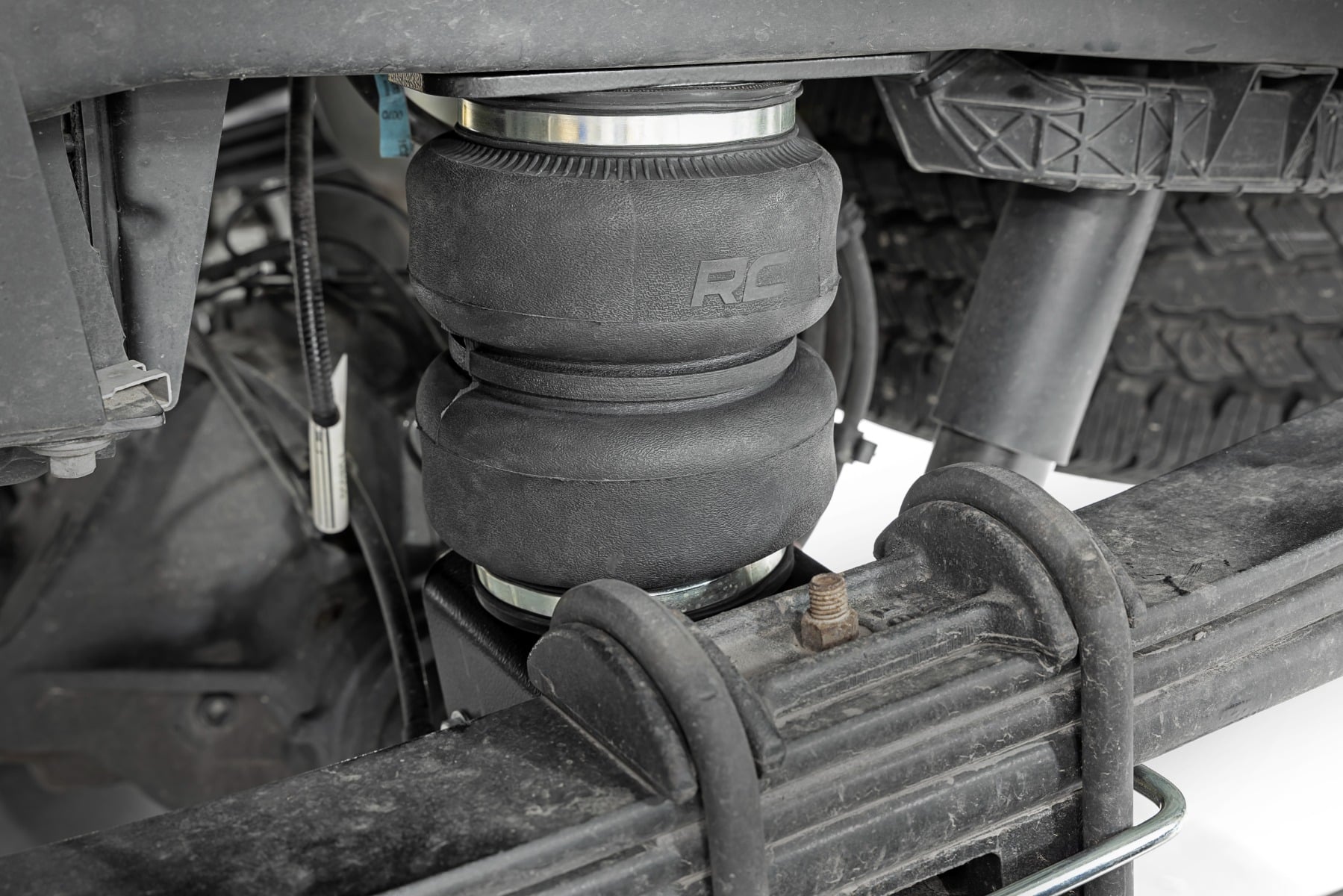 Air Spring Kit Ford F-250/F-350 Super Duty 4WD (2017-2026) Rough Country
