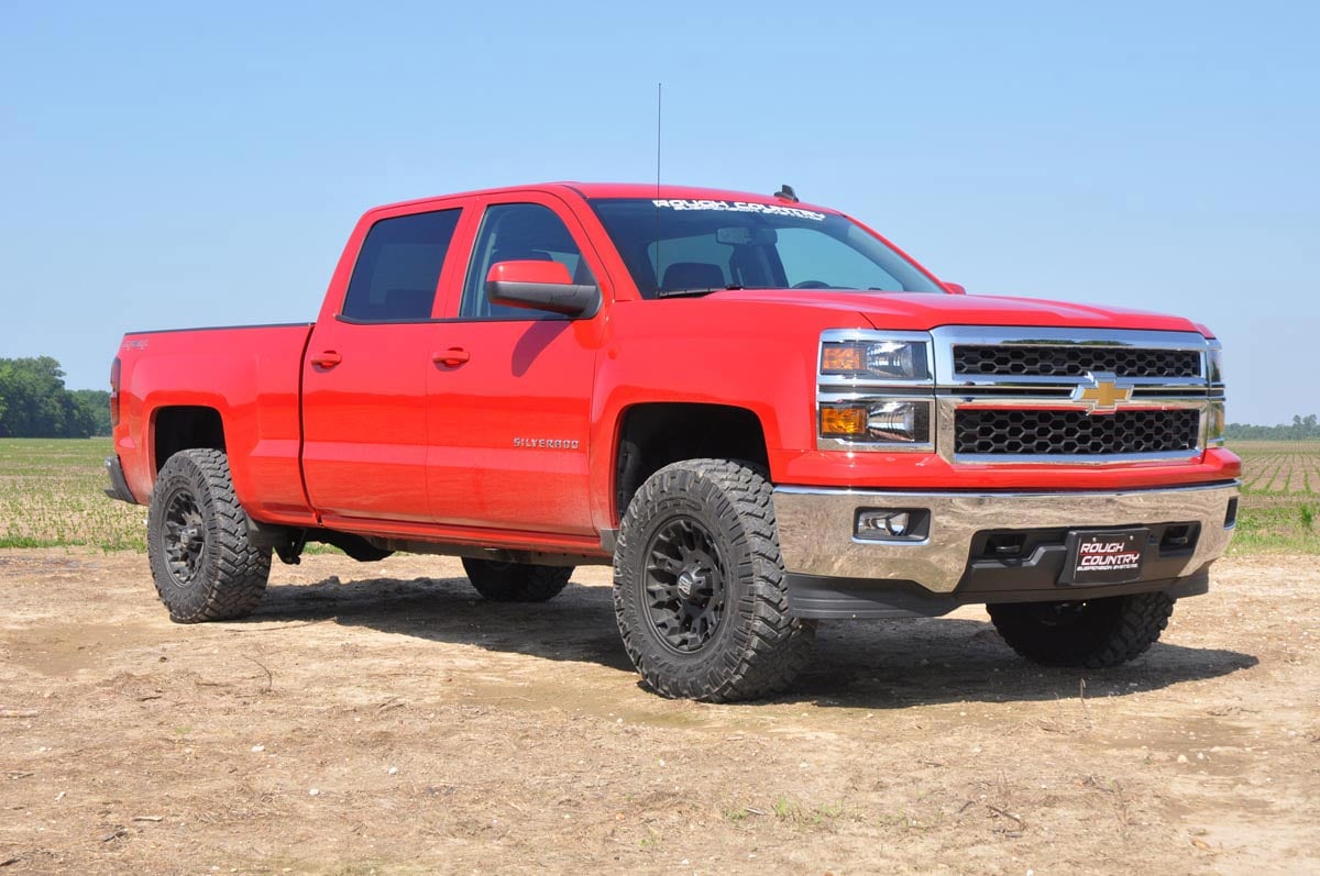 2.5 Inch Lift Kit Alu/Cast Steel N3 Strut Silverado/Sierra 1500 (07-18) Rough Country