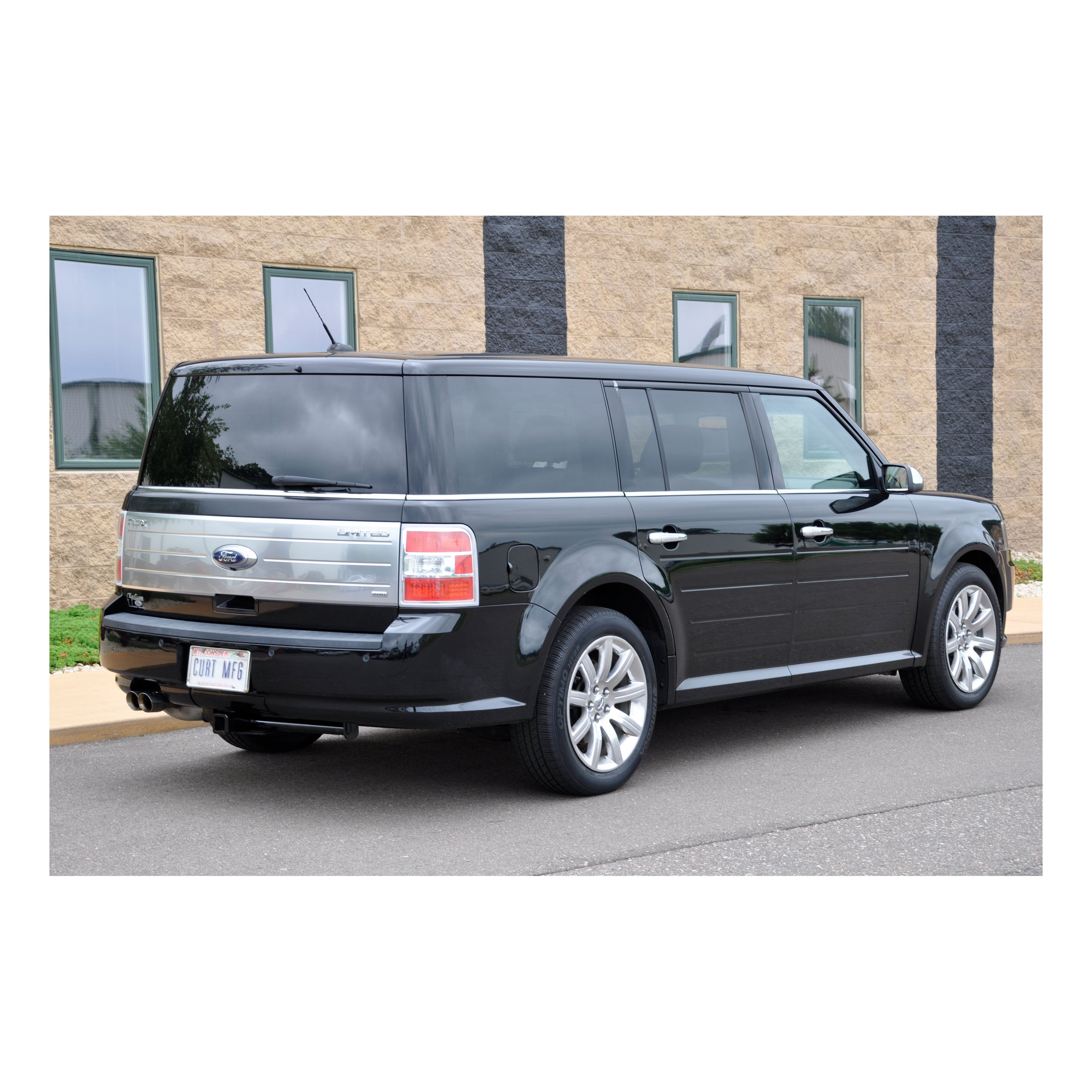 CURT Class 3 Trailer Hitch, 2-Inch Receiver, Fits Select Ford Flex Model 13551