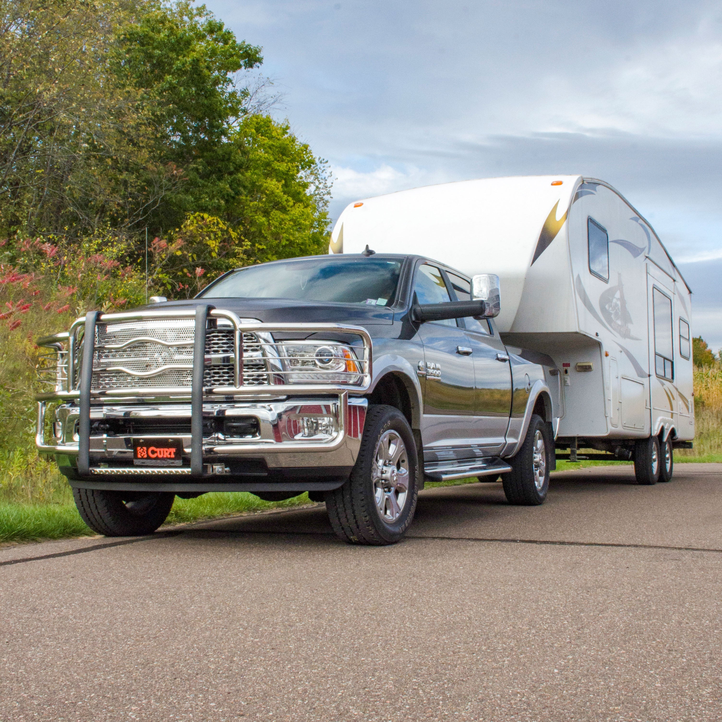 CURT A20 5th Wheel Hitch, 20,000 lbs, Select Ram 2500, 3500, 8-Foot Bed Puck System Model 16044