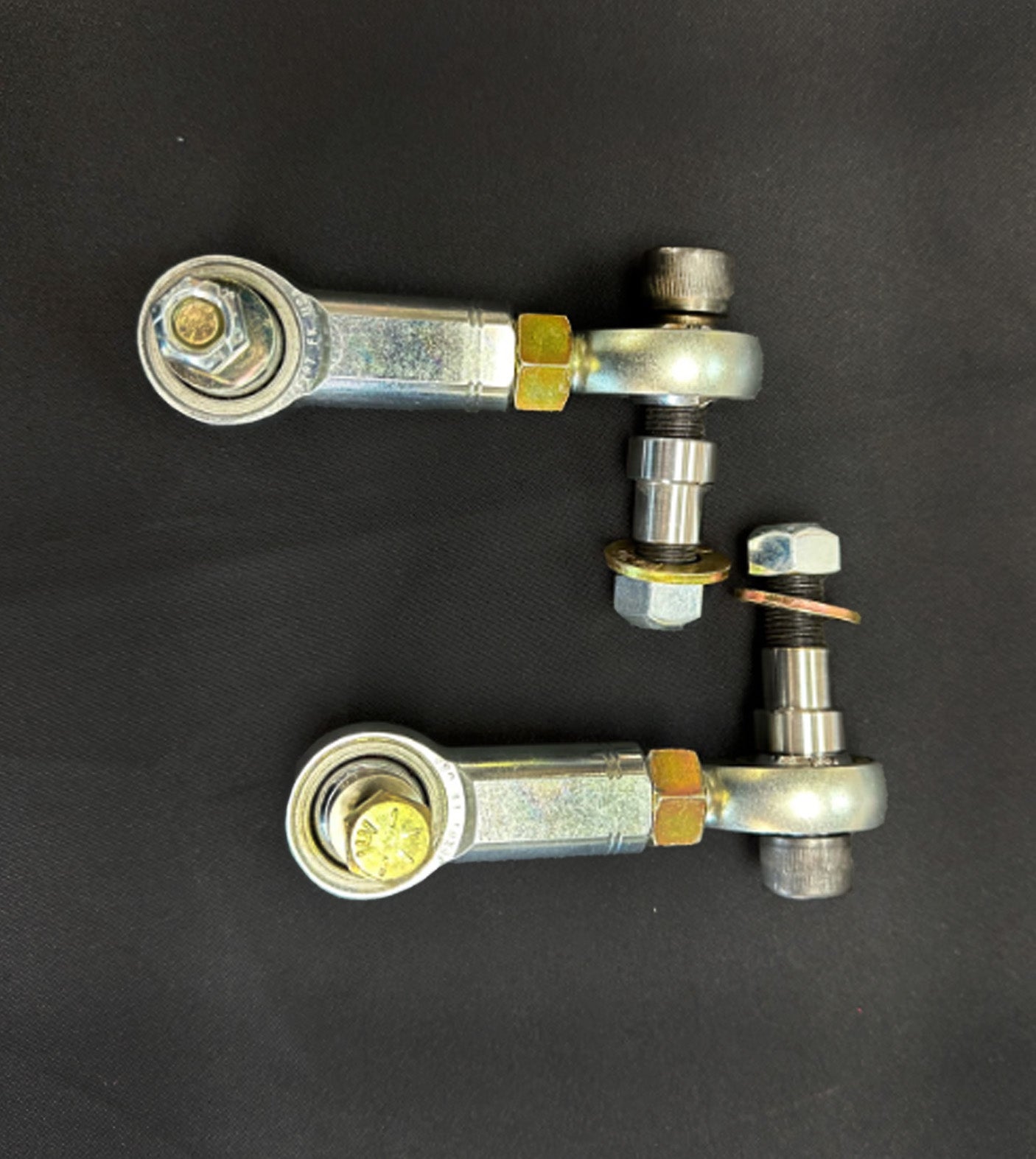 2021+ TRX sway bar links designed for stock sway bar and fabricated A-arms, featuring durable metal construction.