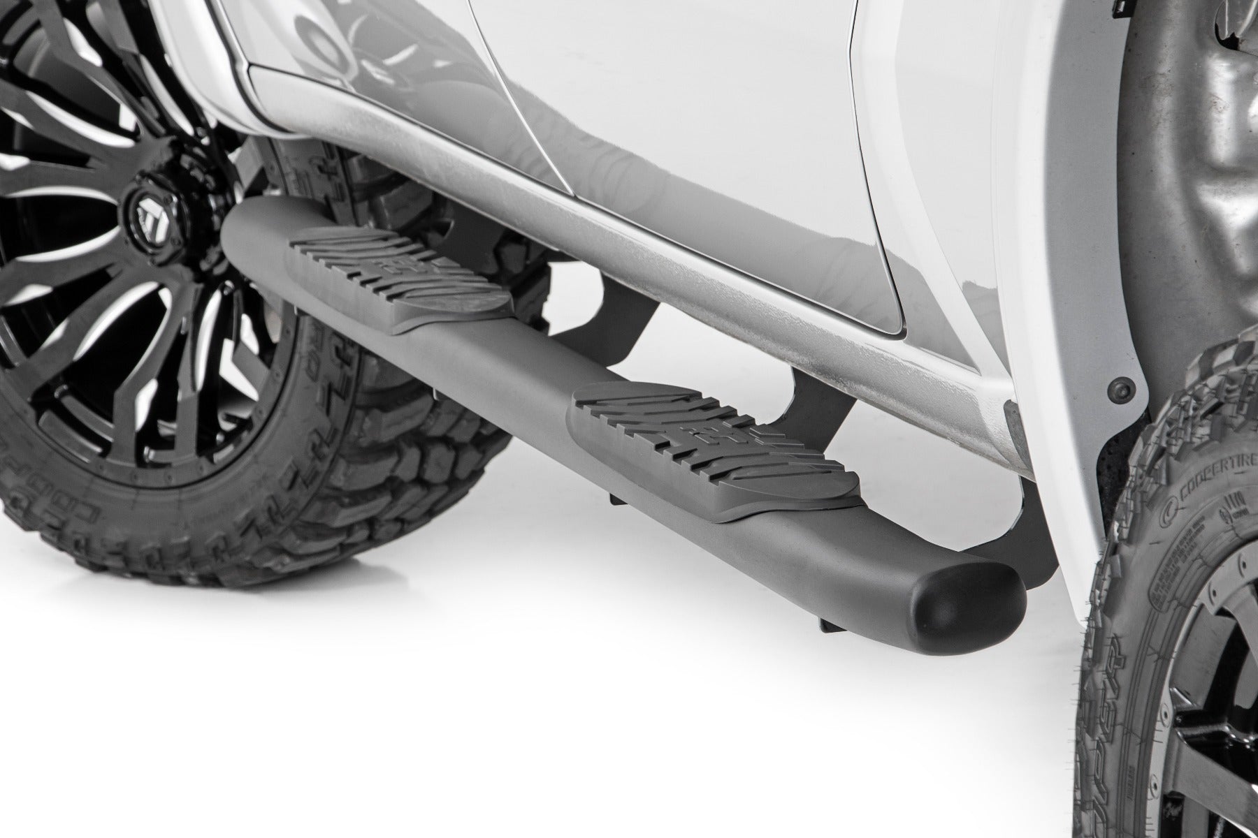 Oval Nerf Step Crew Cab Silverado/Sierra 1500/2500HD/3500HD (19-26) Rough Country