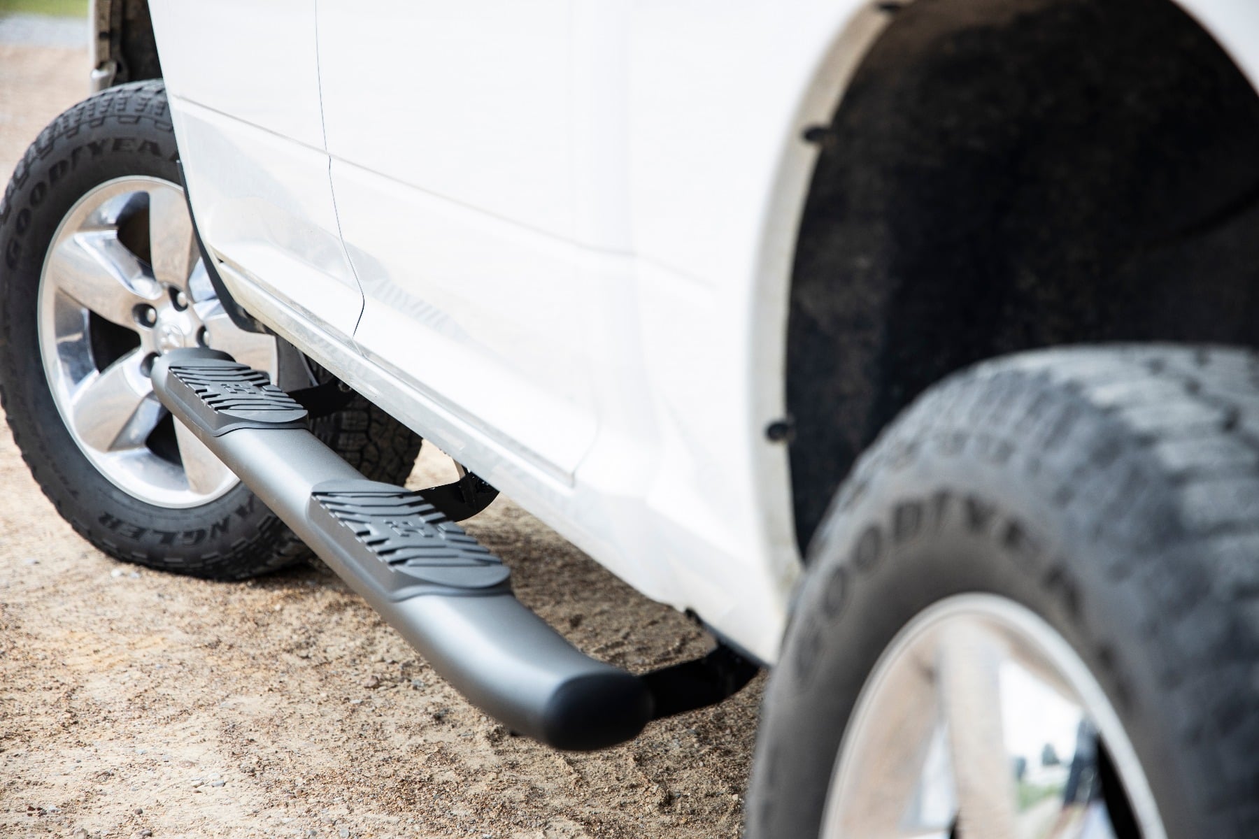 Oval Nerf Step Crew Cab Black Ram 1500/2500/3500 2WD/4WD (2010-2025 & Classic) Rough Country