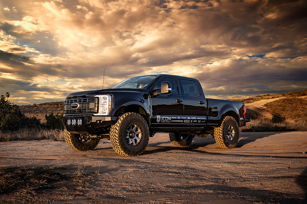 Icon 23-25 Ford F-250/F-350 SD 4WD Diesel Stage 6 2.5in Suspension Lift System w/ Rad. Arms & Expans