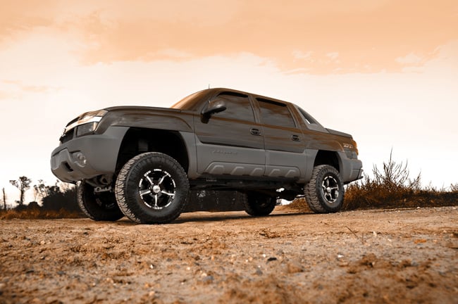 6 Inch Lift Kit NTD M1 Chevy Avalanche (02-06)/Suburban 1500 (00-06) Rough Country