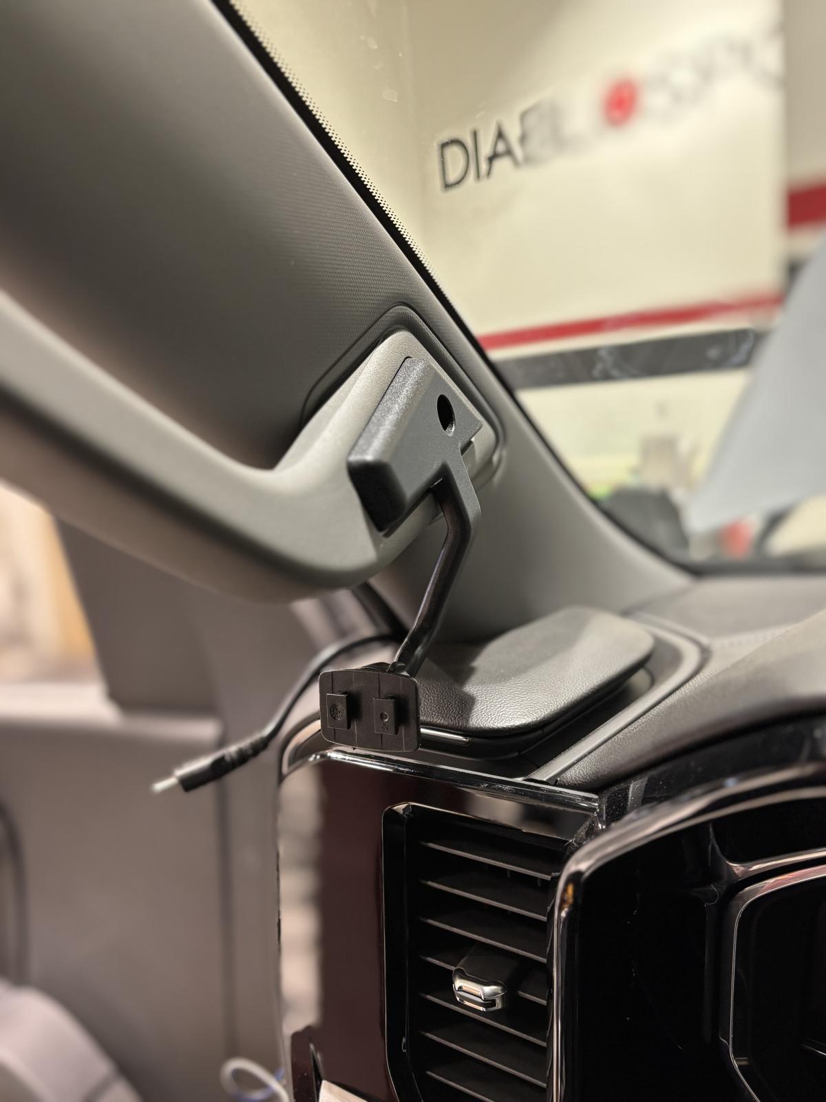 A-Pillar Display Mount 2024-2025 Silverado/Sierra 2500/3500 and 2022.5-2025 GM 1500 Refresh Edge Products