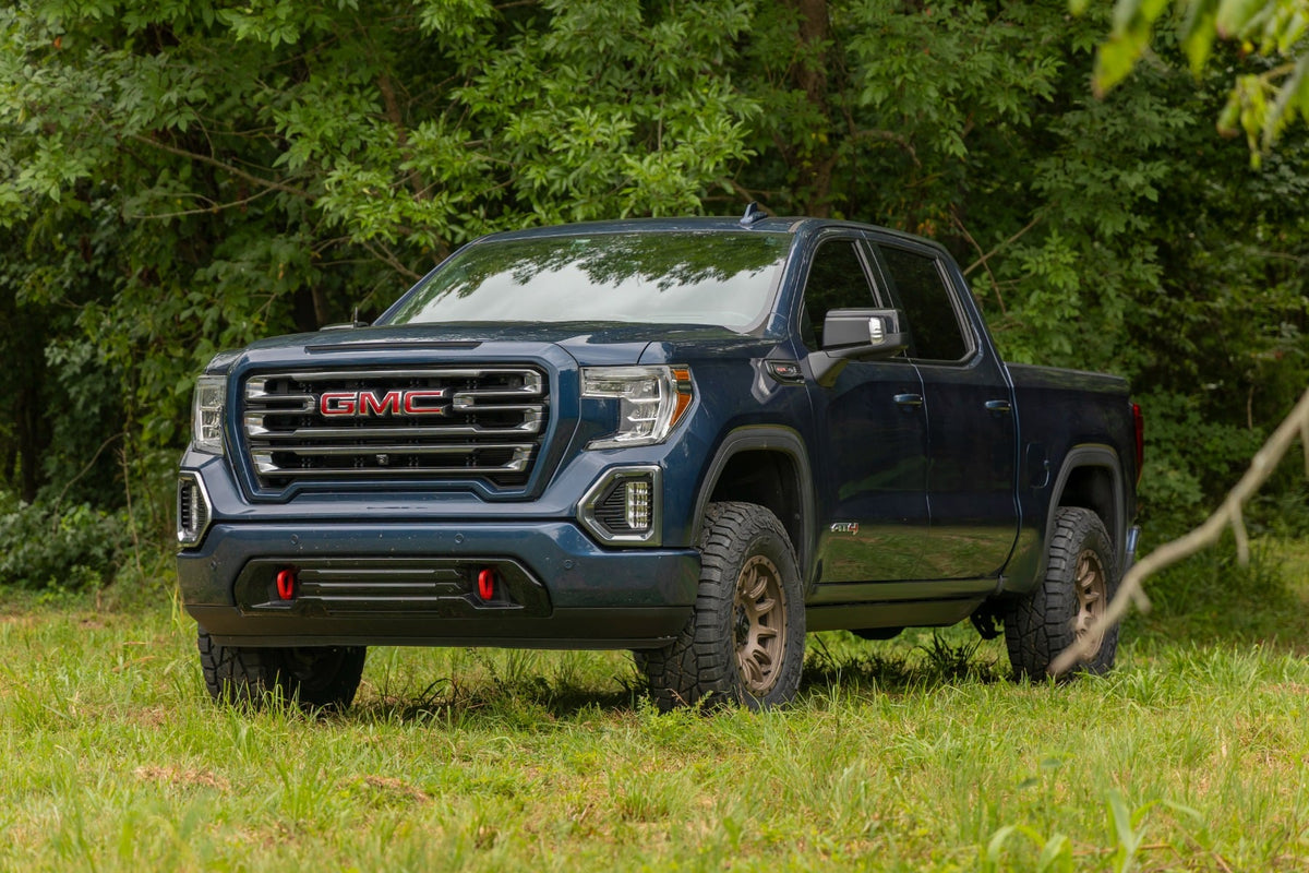 3.5 Inch Lift Kit Mono Leaf Rear M1 Struts/M1 Red GMC Sierra 1500 (19-24) Rough Country