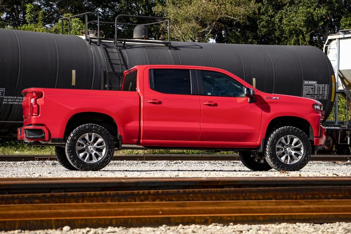 3.5 Inch Lift Kit Red Chevy Silverado 1500 2WD/4WD (2019-2024) Rough Country