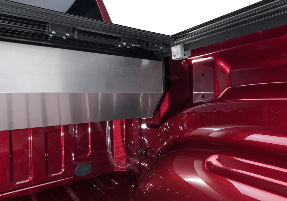 Retrax IX Tonneau Cover 2016-2024 Nissan Titan King Cab 6' 6 inch Bed with or without Utili-Track System