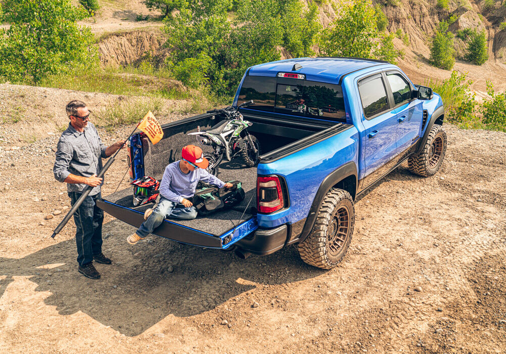 Retrax IX Tonneau Cover 2007-2021 Toyota Tundra CrewMax 5' 6 inch Bed without Deck Rail System without Trail Special Edition Storage Boxes