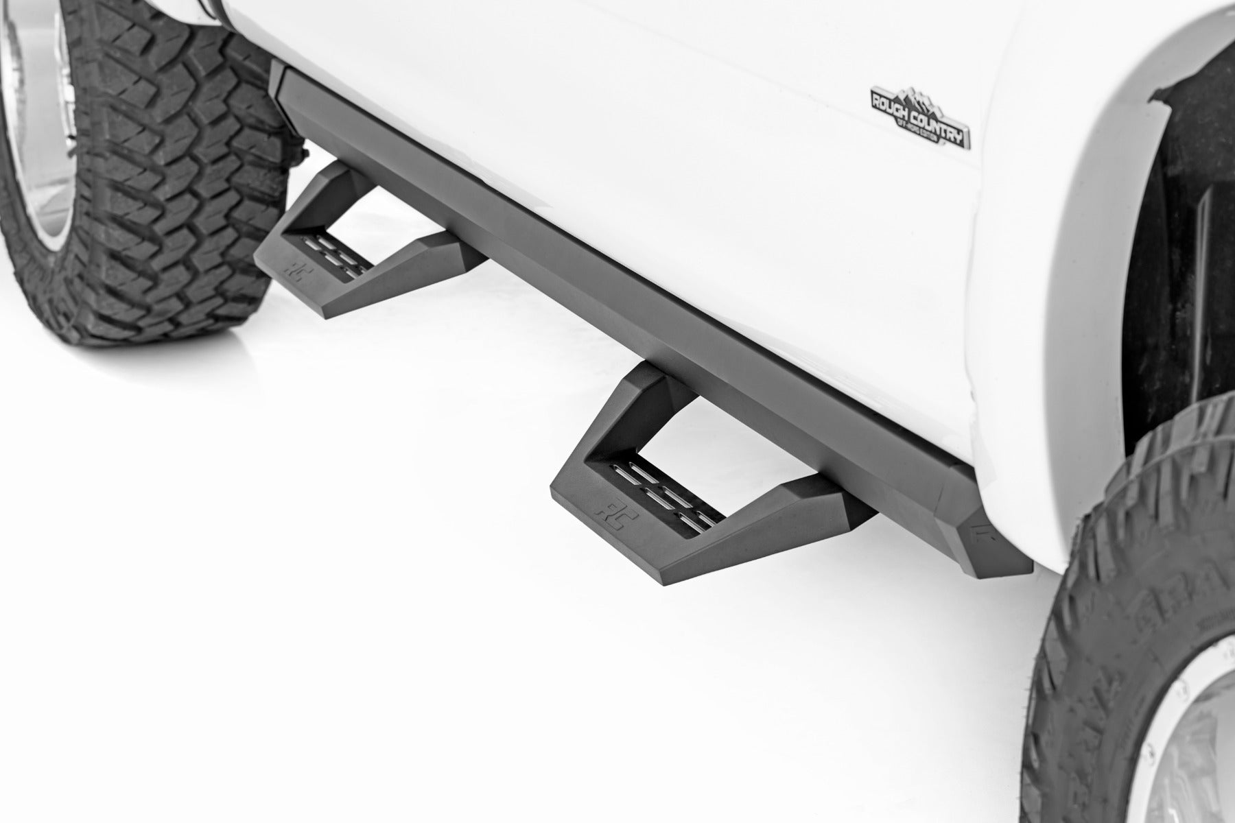 SRX2 Adj Aluminum Step Crew Cab Ram 1500/2500/3500 2WD/4WD (2010-2018 & Classic) Rough Country
