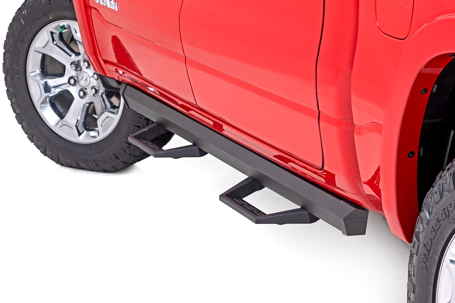 SRL2 Adj Aluminum Step Crew Cab Ram 1500 (19-26)/1500 TRX (21-24) Rough Country