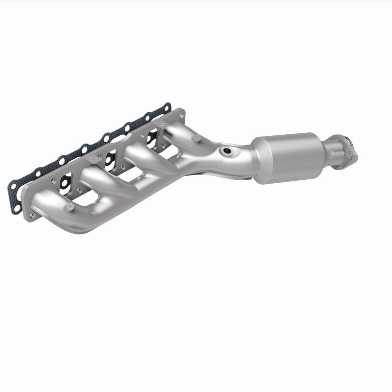 MagnaFlow Direct Fit Catalytic Converter Infiniti/Nissan Trucks 8 5.6L D/S Manifold (49 State)