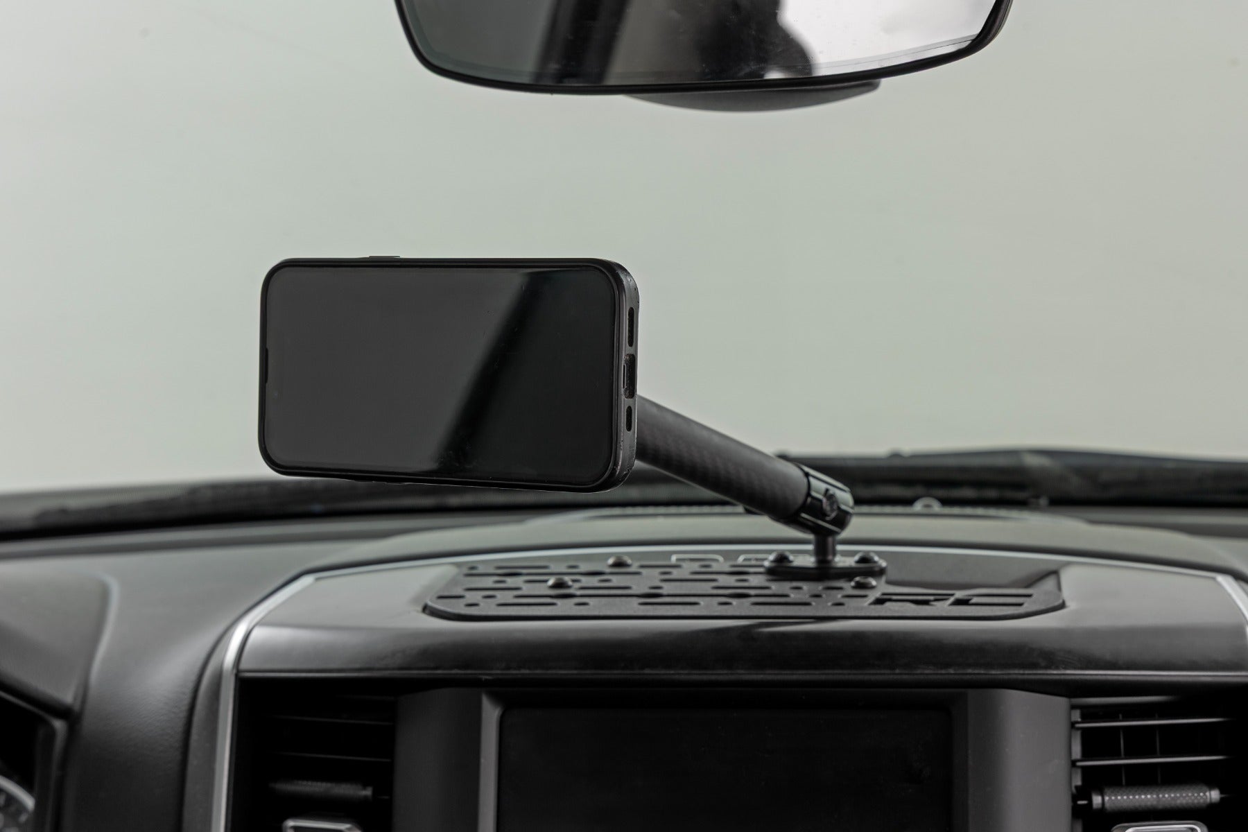 Dash Mount 10 Inch Mag Safe Mount Kit 8in Screen Ram 1500 2WD/4WD (19-26) Rough Country