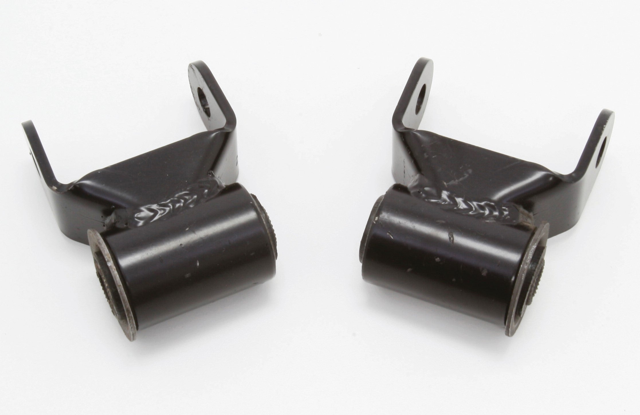 99-18 GM 1500 1" lift shackles