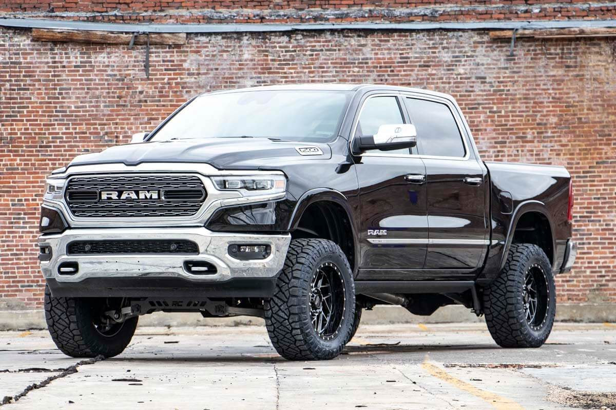 5 Inch RAM Suspension Lift Kit w/V2 Shocks 19-23 RAM 1500 4WD Air Ride/22XL Wheels Rough Country