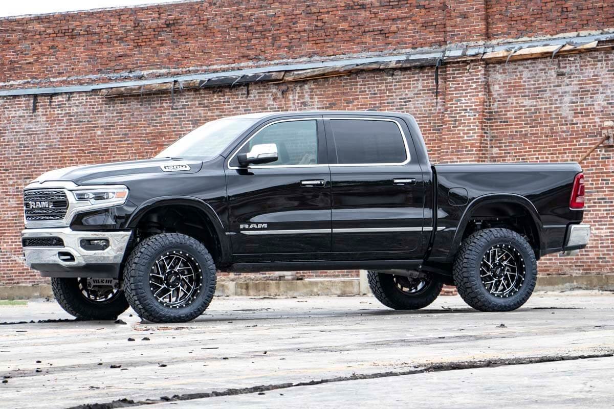 5 Inch RAM Suspension Lift Kit w/V2 Shocks 19-23 RAM 1500 4WD Air Ride/22XL Wheels Rough Country