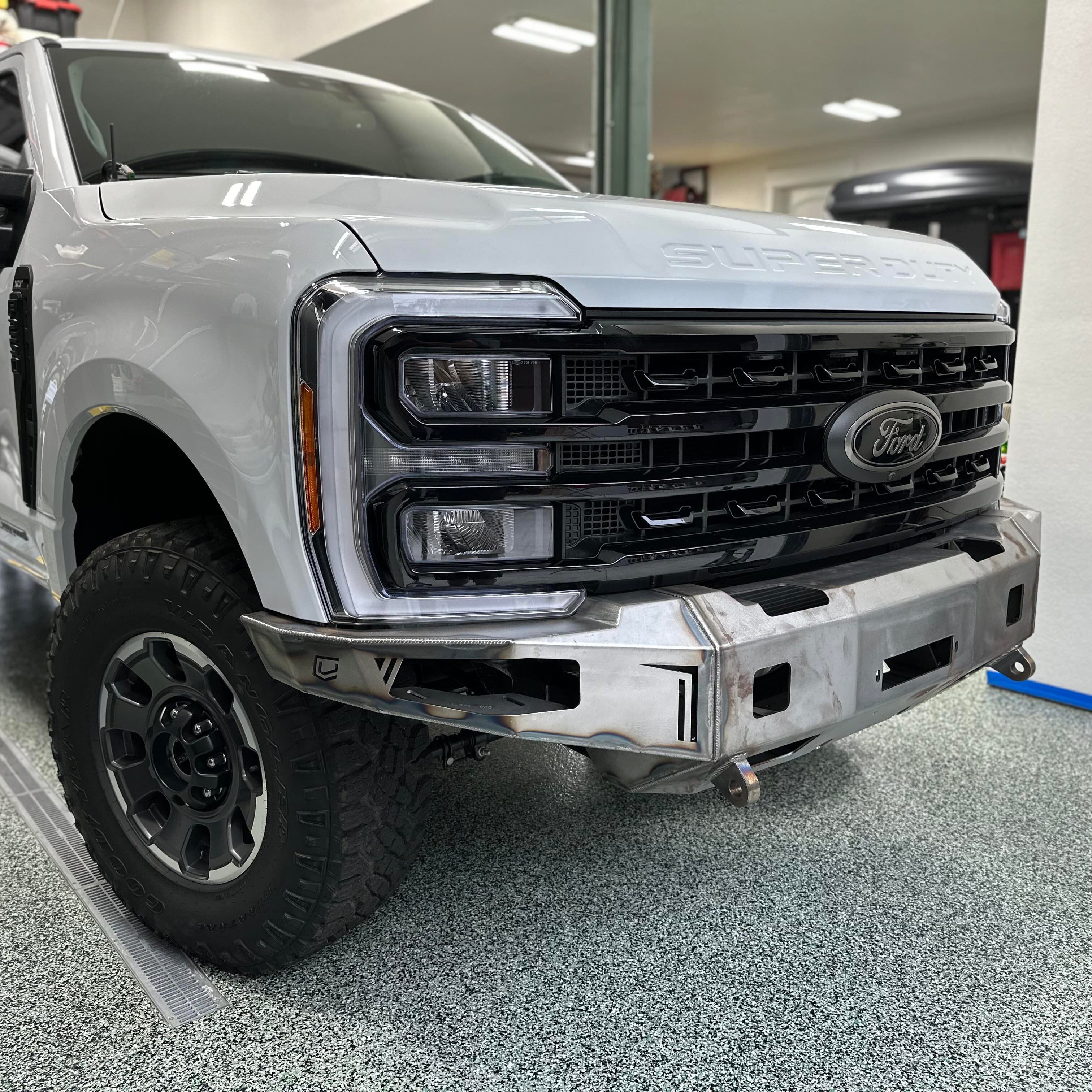 2023+ FORD SUPERDUTY F250/F350 OCTANE SERIES FRONT WINCH BUMPER Chassis Unlimited Inc.