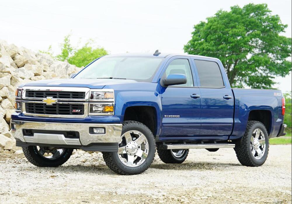 3.5 Inch Lift Kit 2007-2016 Chevy Silverado and GMC Sierra 2WD with Cast Steel Control arms with Bilstein Rear Shocks Superlift