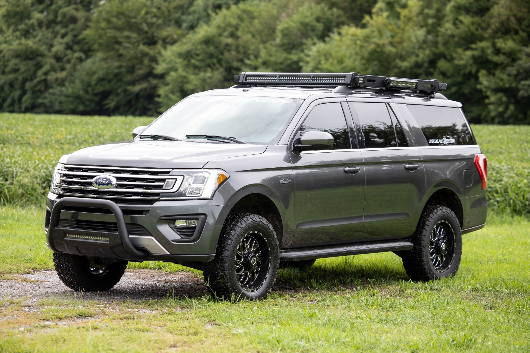 3 Inch Lift Kit UCA M1 Struts Ford Expedition 4WD (2018-2024) Rough Country