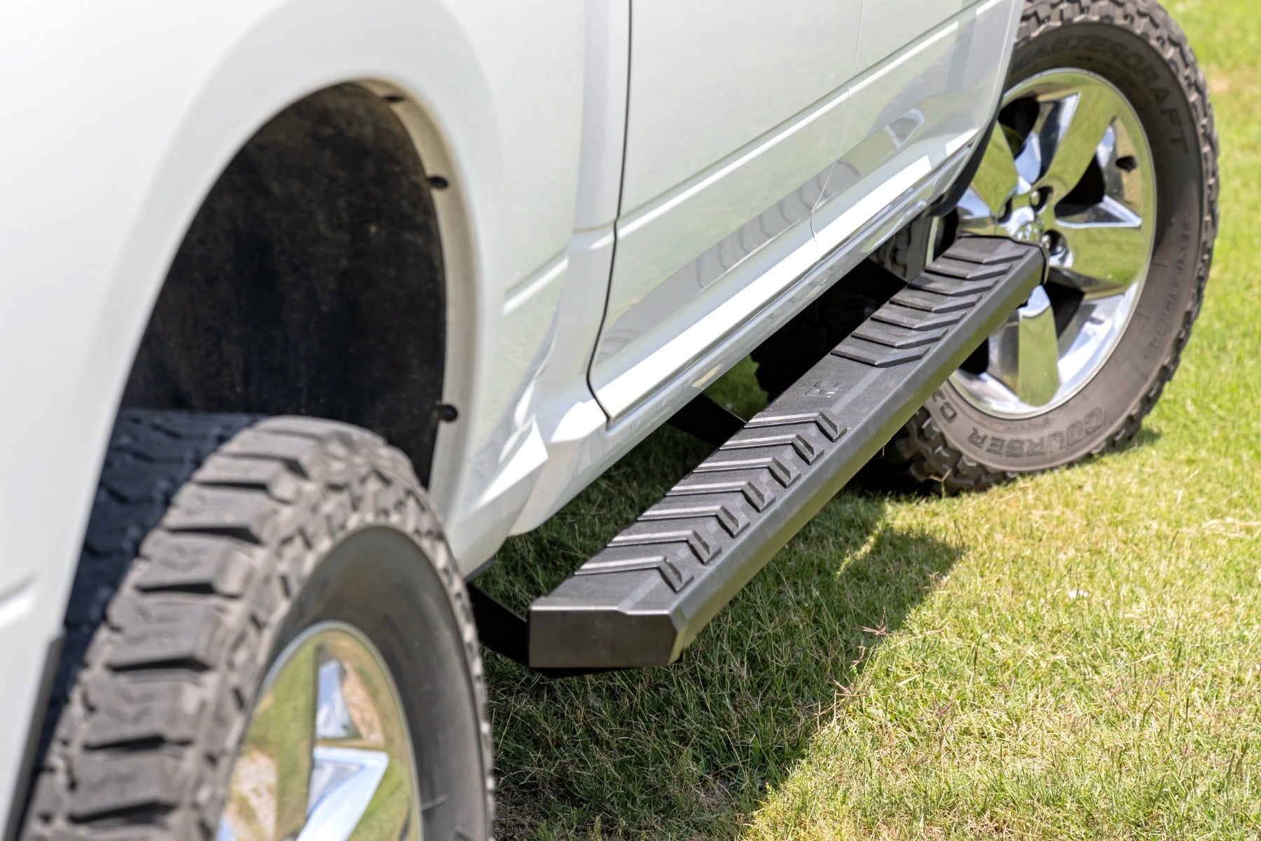 BA2 Running Board Side Step Bars 09-Up Ram 1500 10-22 2500 Rough Country