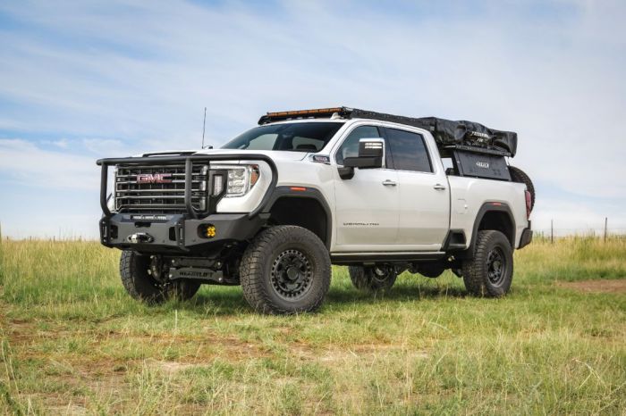 6 Inch Lift Kit 2020-2025 Silverado/Sierra 2500HD/3500HD W/ Falcon 2.1 Shocks ReadyLIFT