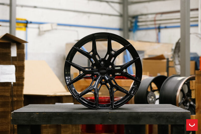 Vossen HF6-4 20x9.5 / 6x135 / ET30 / 87.1 / Deep - Gloss Black Wheel