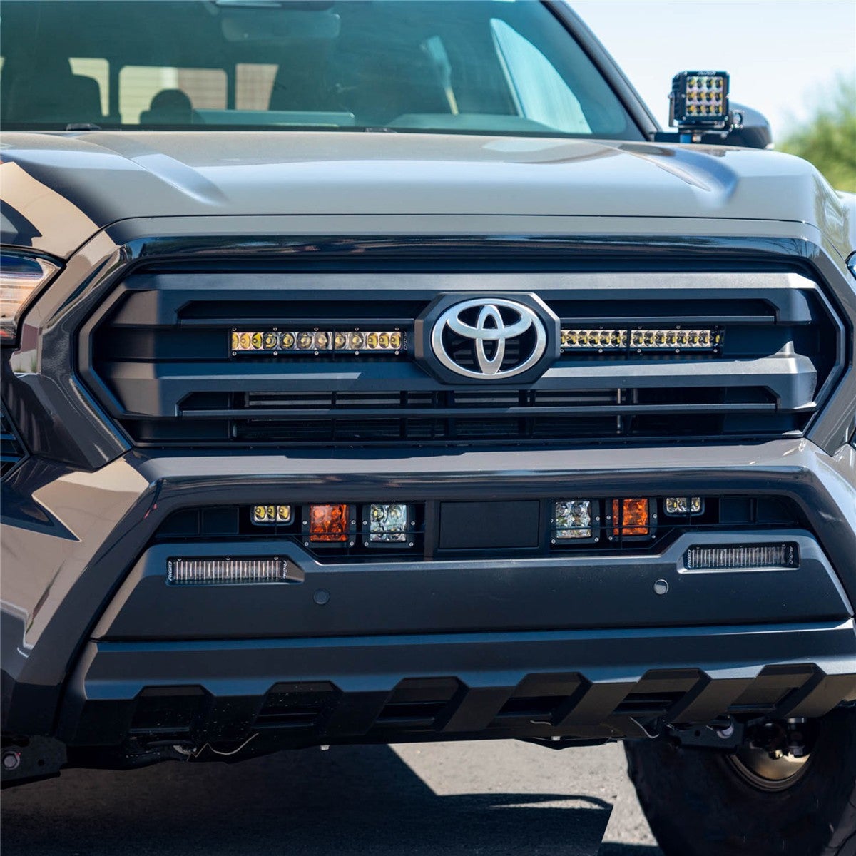 Toyota Tacoma (24-Present) SR-Series 10 Inch Radiance Plus Behind the Grille Kit RIGID Industries