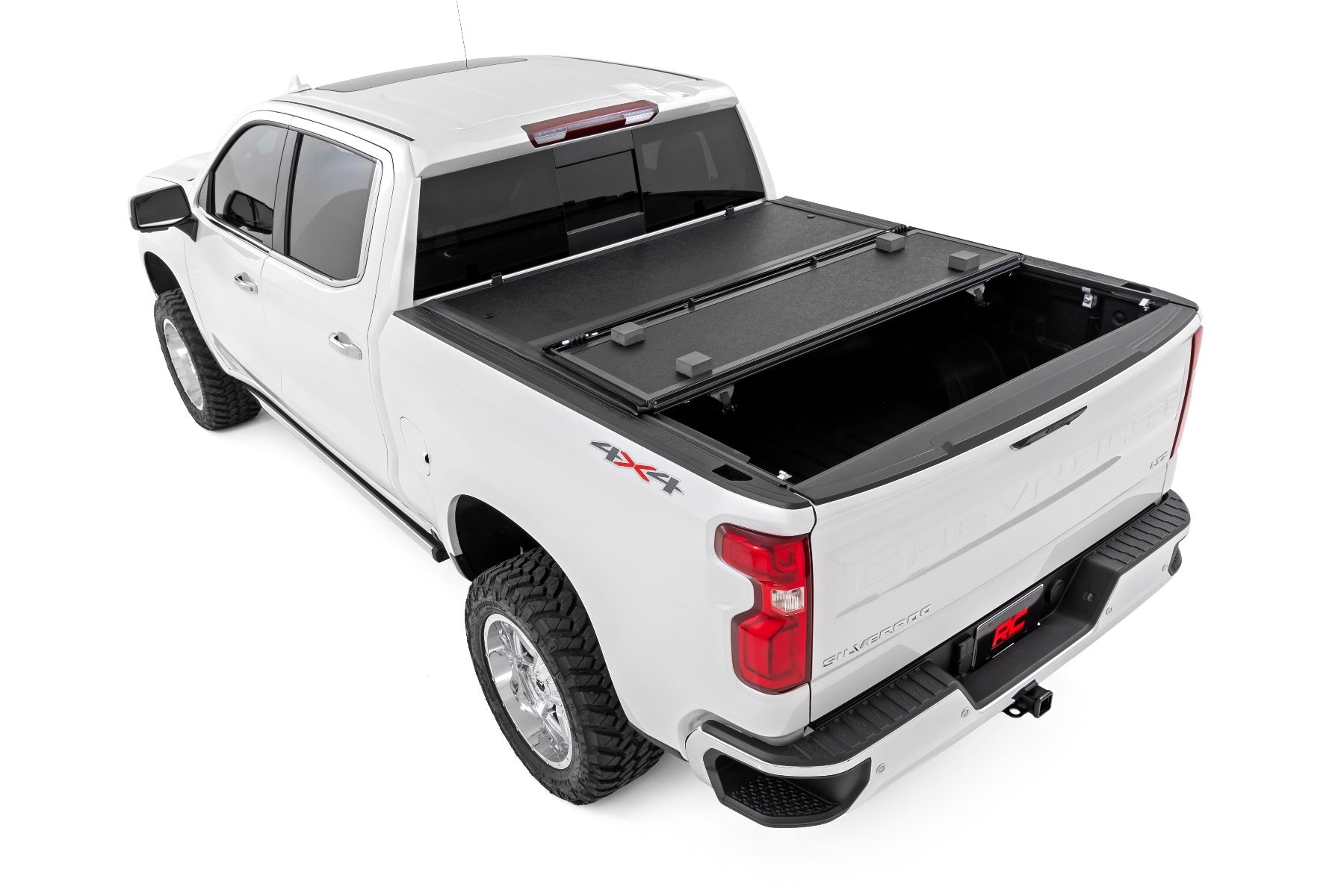 Hard Low Profile Bed Cover 5 Foot 10 Inch Bed Chevy/GMC Sierra 1500 (19-26)/Silverado 1500 (19-26) Rough Country
