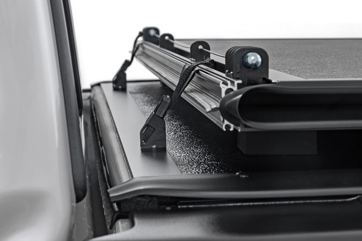 Hard Low Profile Bed Cover 5 Foot 7 Inch Bed Ford F-150 2WD/4WD (2004-2014) Rough Country