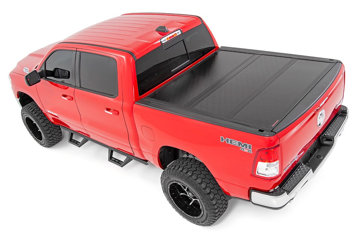 Dodge Low Profile Hard Tri-Fold Tonneau Cover 19-20 RAM 1500 Quad/Mega Cab 5.5ft; Bed W/O RAMbox Rough Country