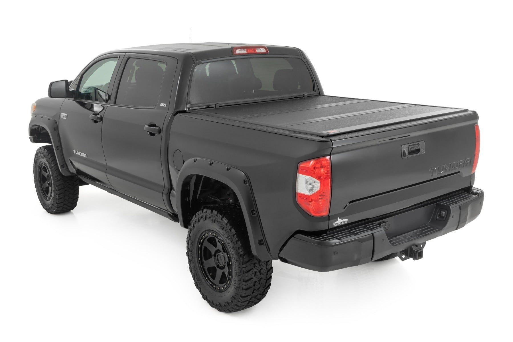 Hard Low Profile Bed Cover 5 Foot 7 Inch Bed Toyota Tundra 2WD/4WD (2007-2021) Rough Country