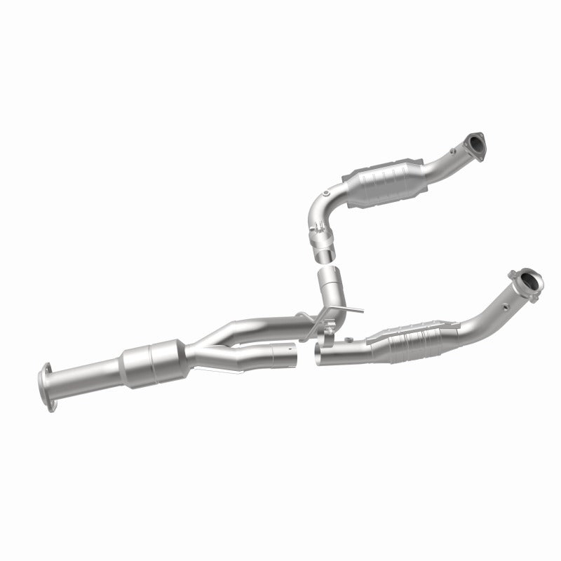 MagnaFlow Direct Fit Catalytic Converter 11-13 Chev Silverado 2500 HD/3500 HD 6.0L