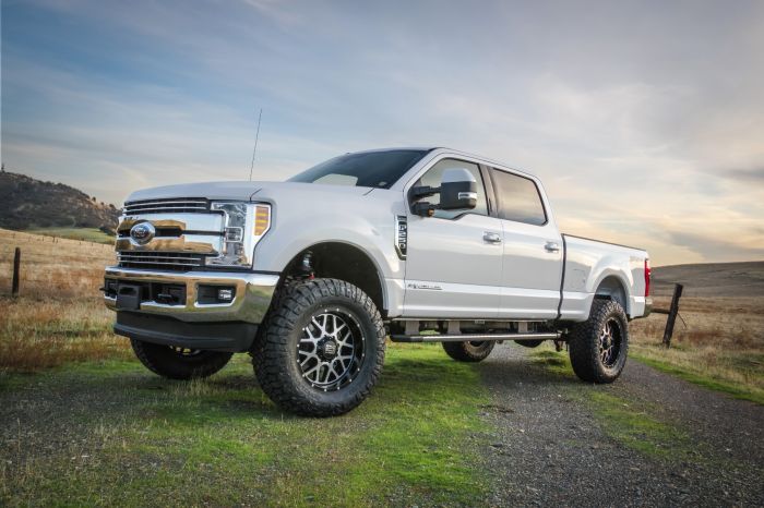 4 Inch Coil Spring Lift Kit With Falcon Shocks And Radius Arms 2017-2022 Ford F-350/F-250 Super Duty Diesel 4WD ReadyLIFT