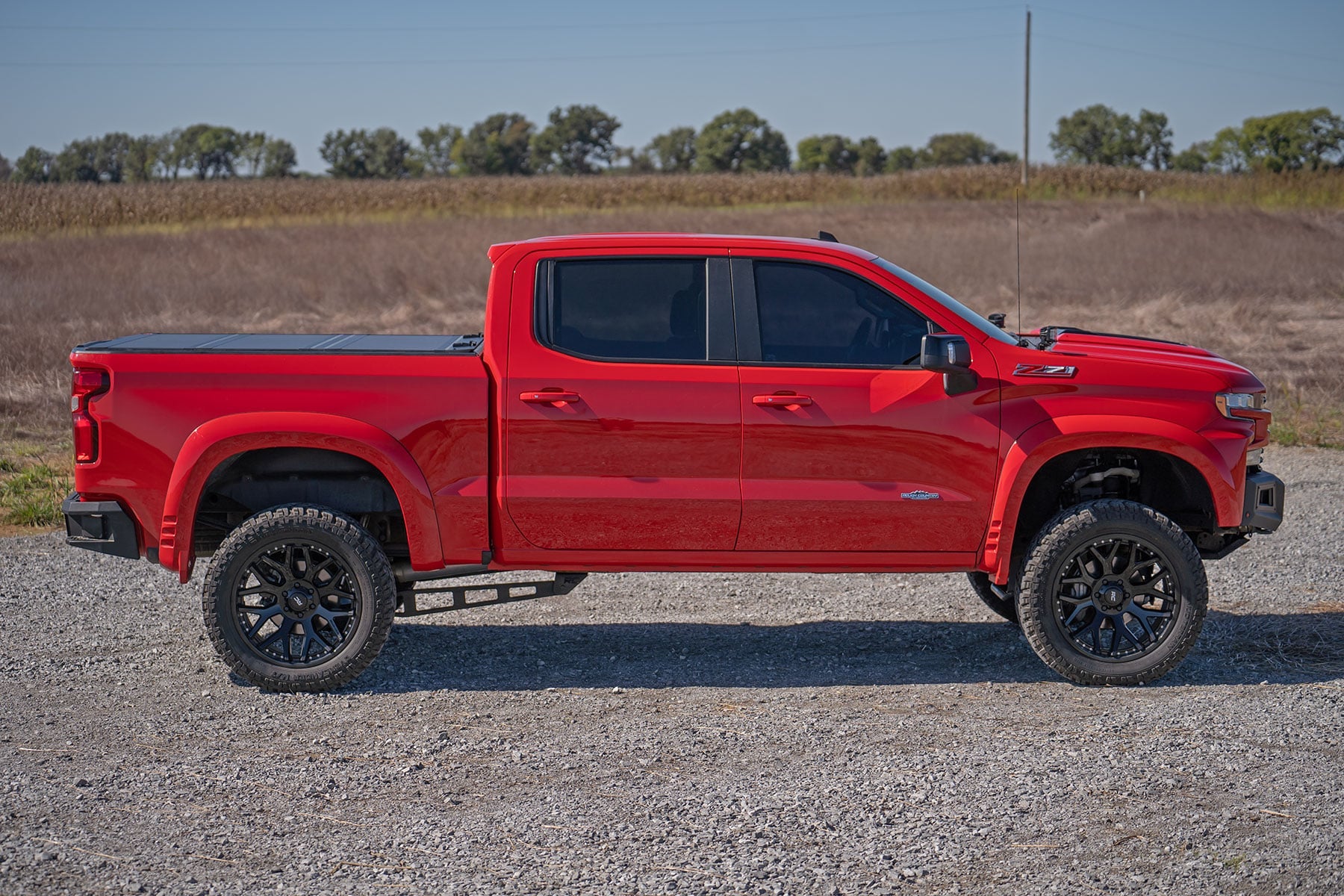 Hard Tri-Fold Flip Up Bed Cover 5 Foot 10 Inch Bed Chevy/GMC Sierra 1500 (19-26)/Silverado 1500 (19-26) Rough Country