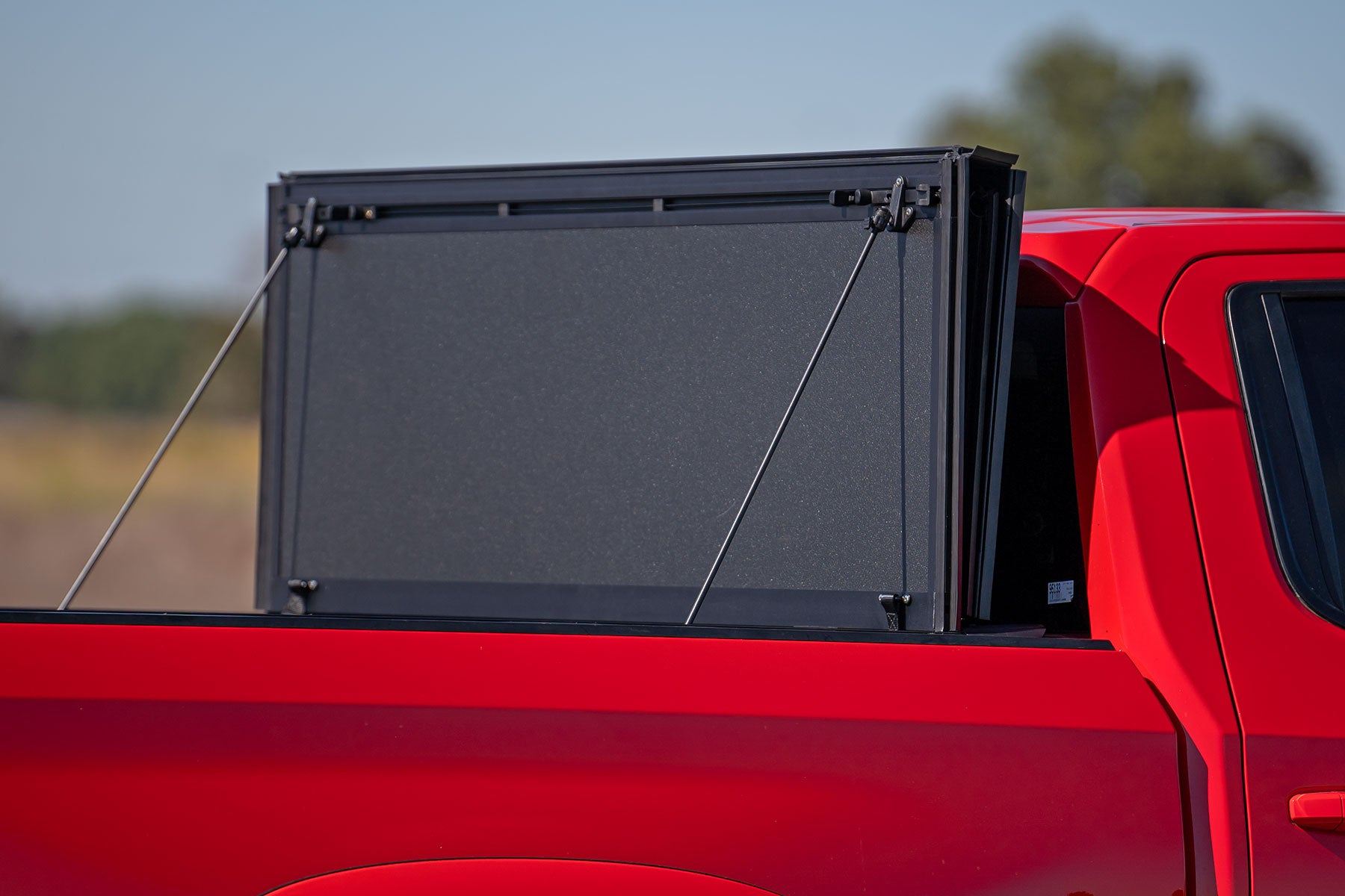 Hard Tri-Fold Flip Up Bed Cover 6 Foot 7 Inch Bed Chevy/GMC Sierra 1500 (19-26)/Silverado 1500 (19-26) Rough Country