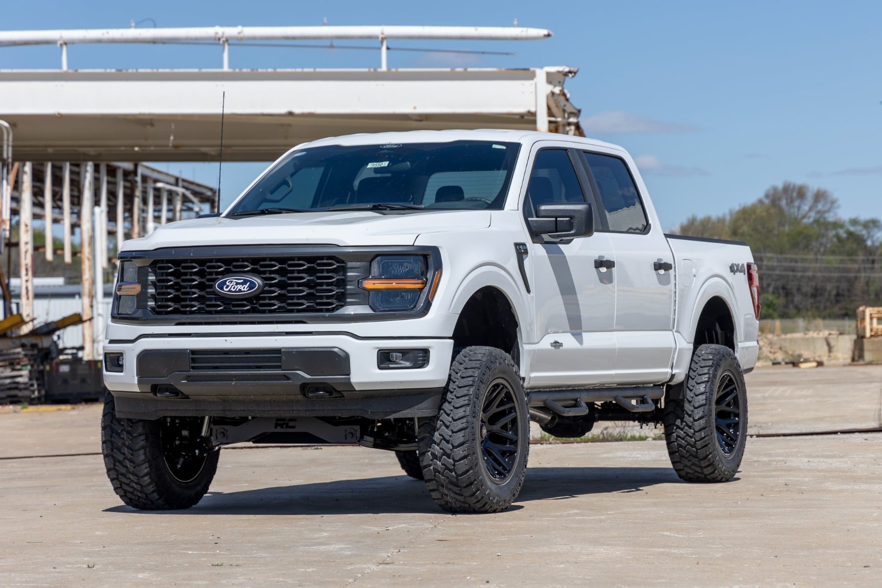 6 Inch Lift Kit M1 Struts/M1 Ford F-150 4WD (2021-2026) Rough Country