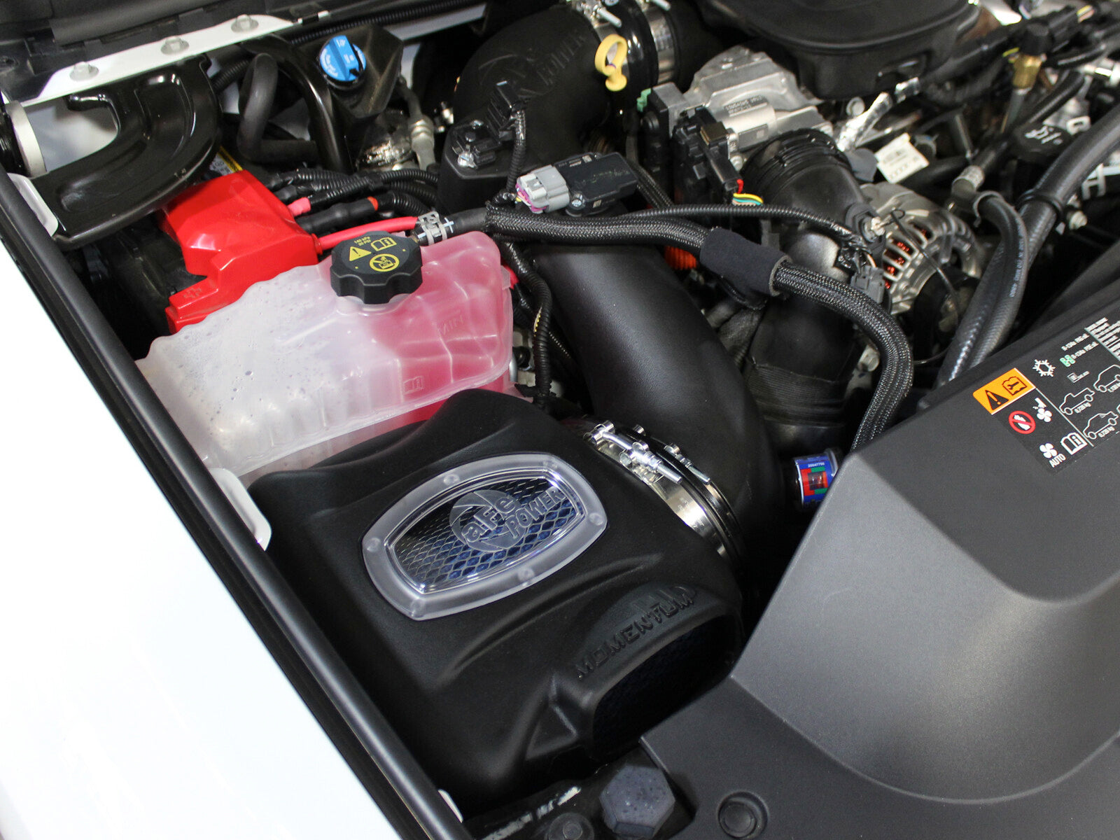 Momentum HD Cold Air Intake System w/ Pro 10R Filter GM Diesel Trucks 11-16 V8-6.6L (td) Lml aFe Power