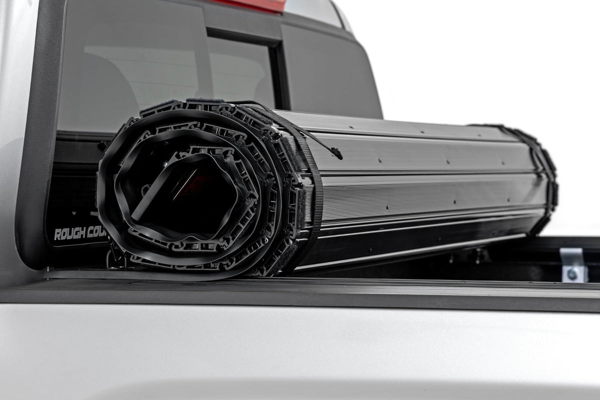 Hard Roll Up Bed Cover 5 Foot Bed Chevy/GMC Canyon/Colorado 2WD/4WD (15-22) Rough Country
