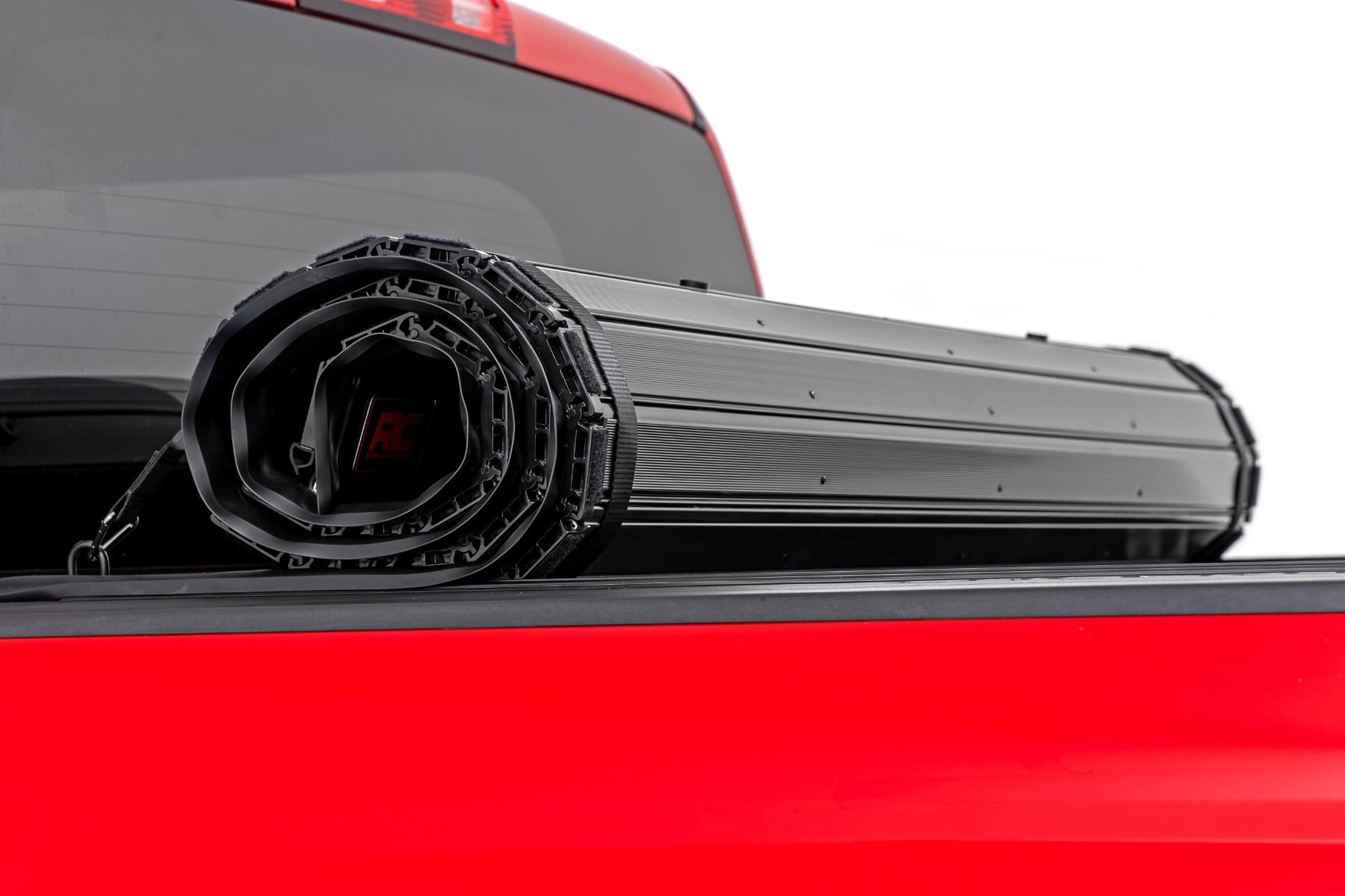 Hard Roll Up Bed Cover 5 Foot 9 Inch Bed Silverado/Sierra 1500 (14-18 & Classic) Rough Country