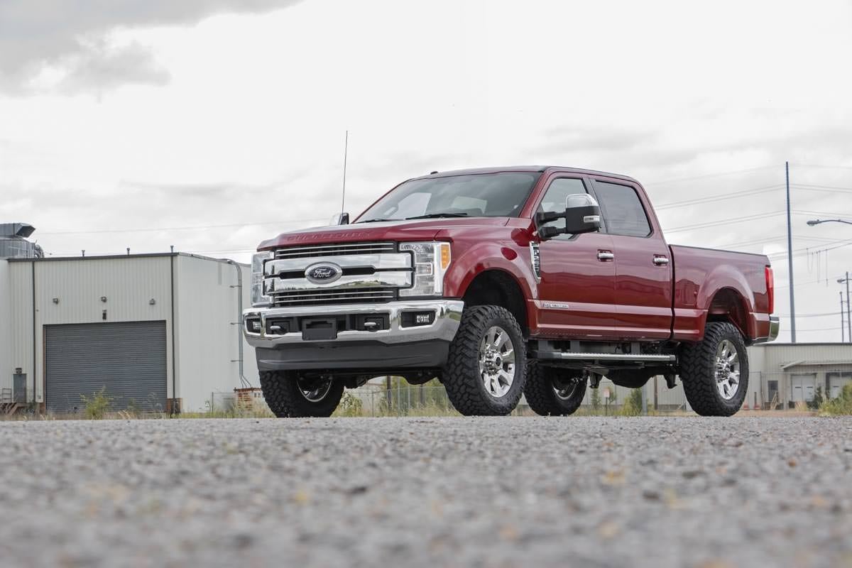 3 Inch Lift Kit V2 Front Gas Coils Ford F-250 Super Duty 4WD (17-22) Rough Country