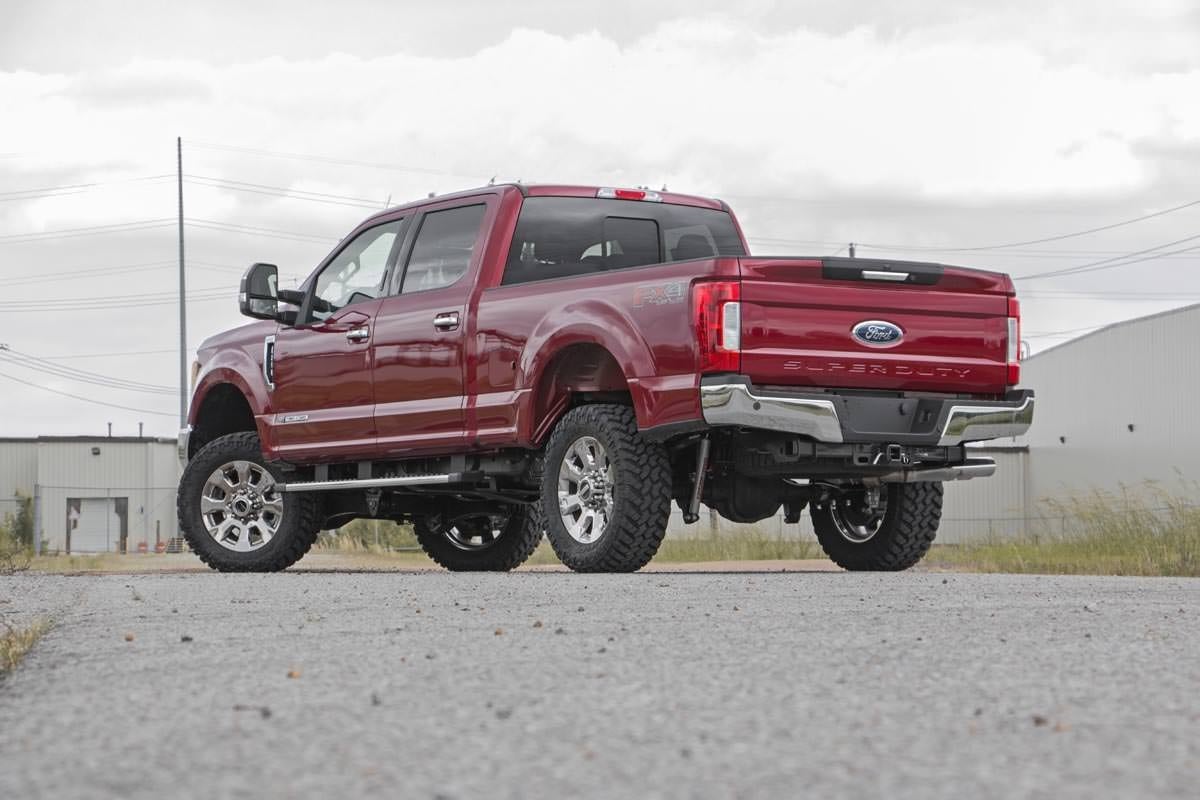 3 Inch Lift Kit V2 Front Gas Coils Ford F-250 Super Duty 4WD (17-22) Rough Country