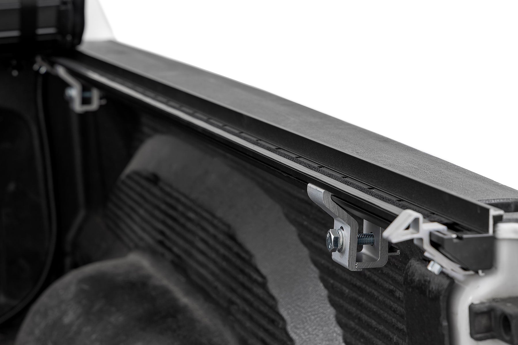 Hard Roll Up Bed Cover 5 Foot 7 Inch Bed Ram 1500 (09-18)/2500 (09-26) Rough Country
