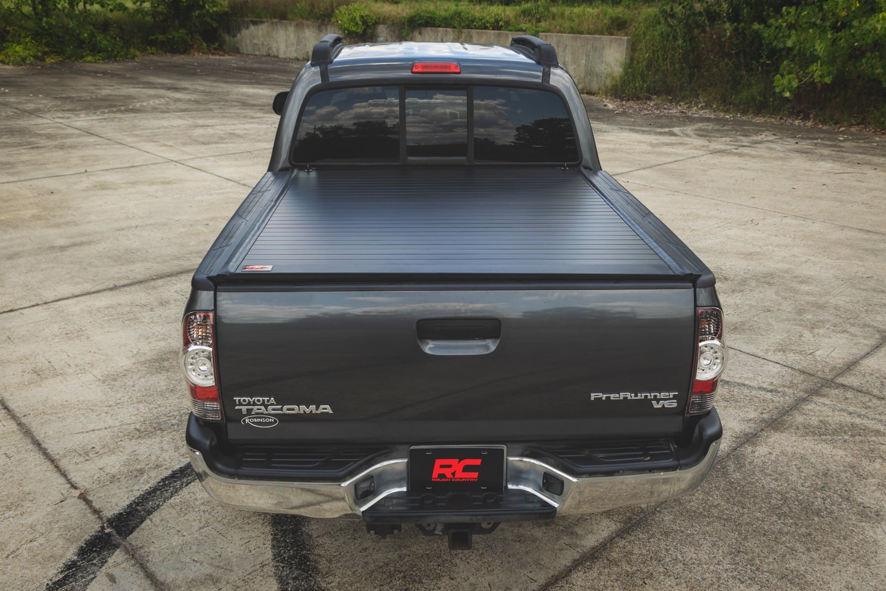 Hard Roll Up Bed Cover 5 Foot Bed Toyota Tacoma 2WD/4WD (2005-2015) Rough Country