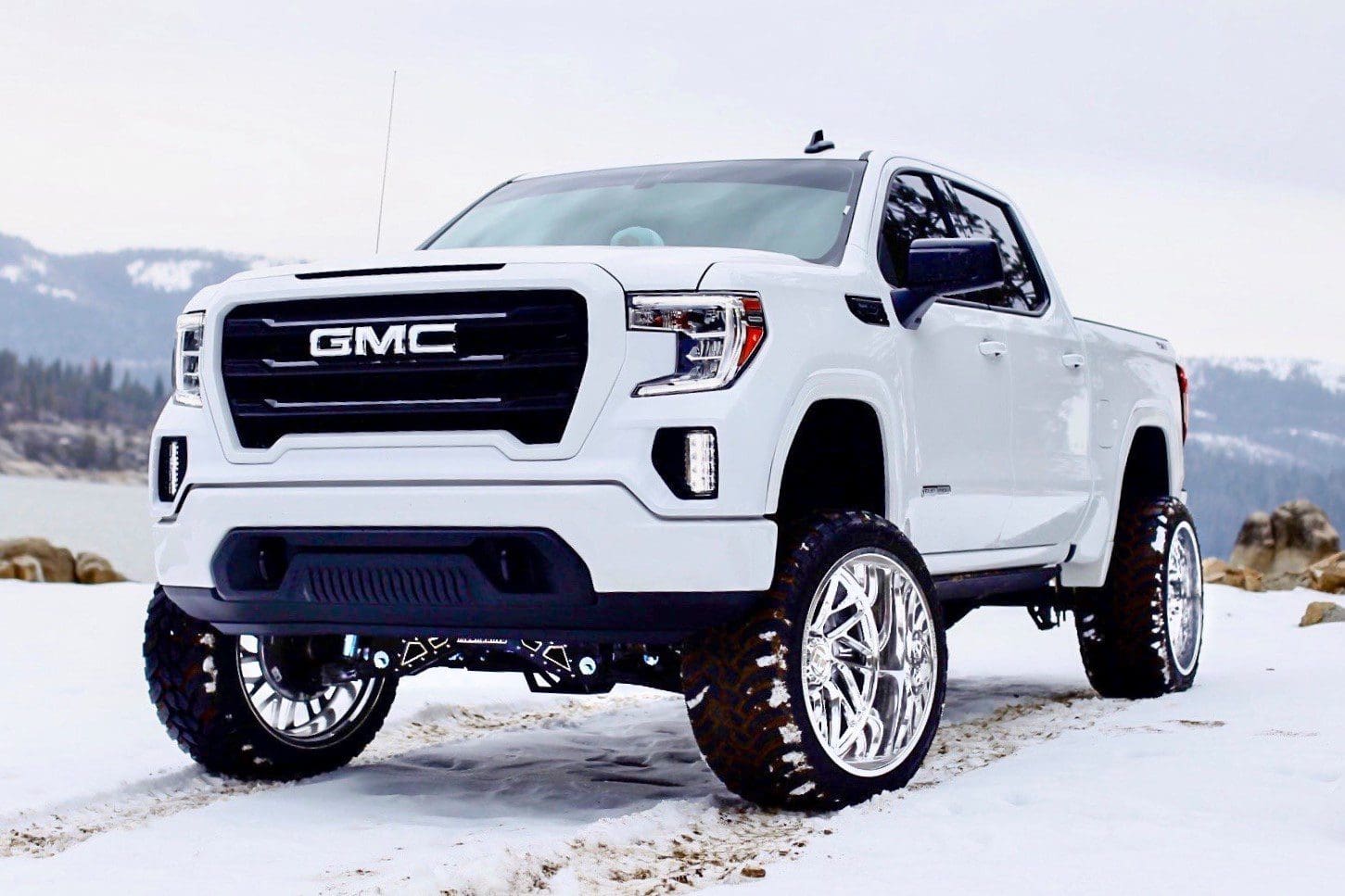 McGaughy's 7-9 Inch Premium Lift Kit 2019-2026 Silverado/Sierra 1500 4WD