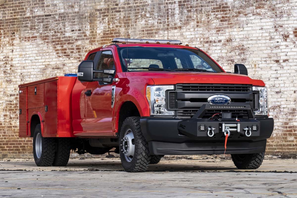 EXO Winch Mount Kit Ford F-250/F-350 Super Duty 2WD/4WD (2017-2020) Rough Country