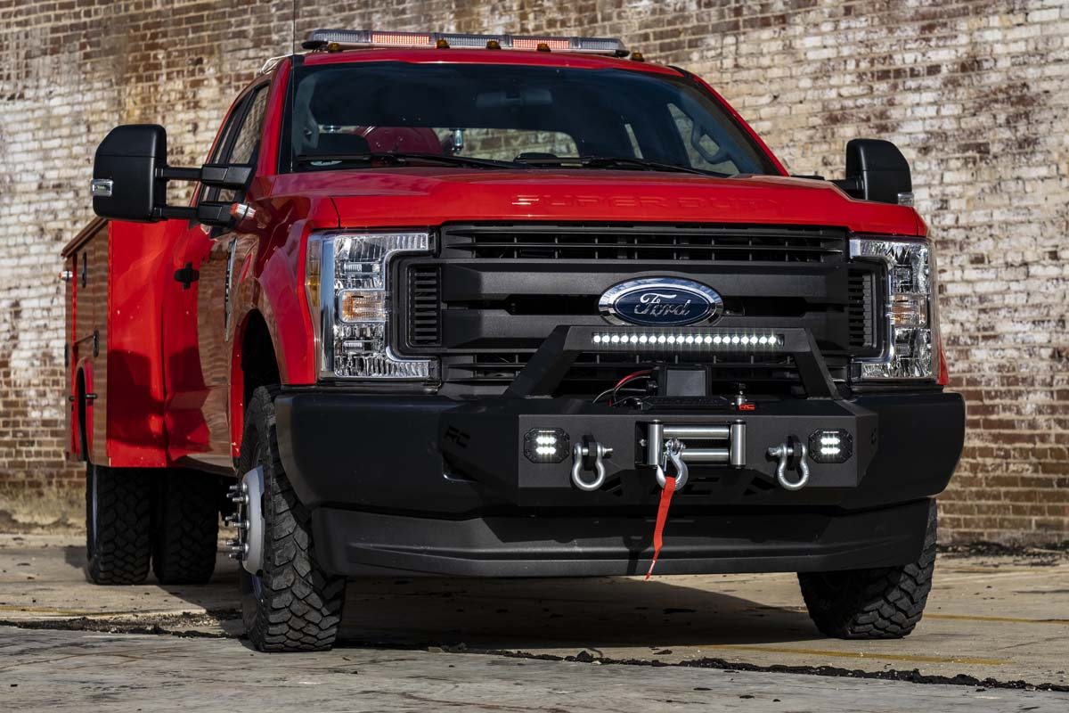 EXO Winch Mount Kit Ford F-250/F-350 Super Duty 2WD/4WD (2017-2020) Rough Country