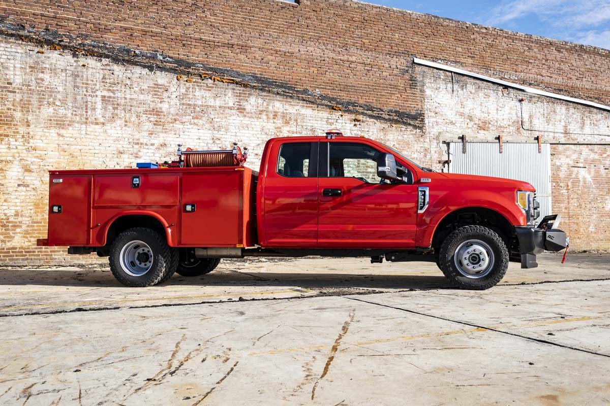 EXO Winch Mount Kit Ford F-250/F-350 Super Duty 2WD/4WD (2017-2020) Rough Country