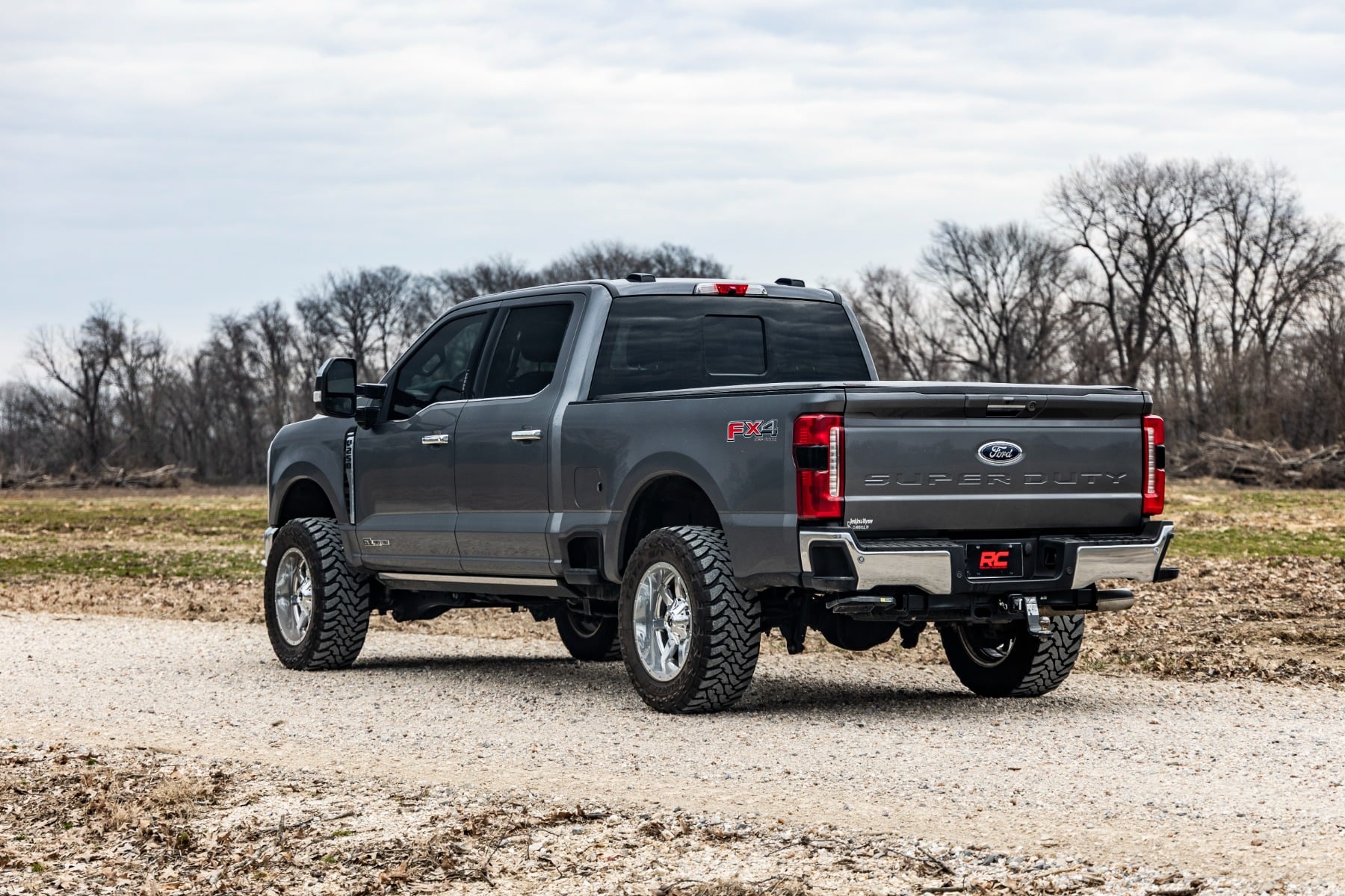 2 Inch Leveling Kit Track Bar Bracket Ford F-250/F-350 Super Duty (17-26) Rough Country